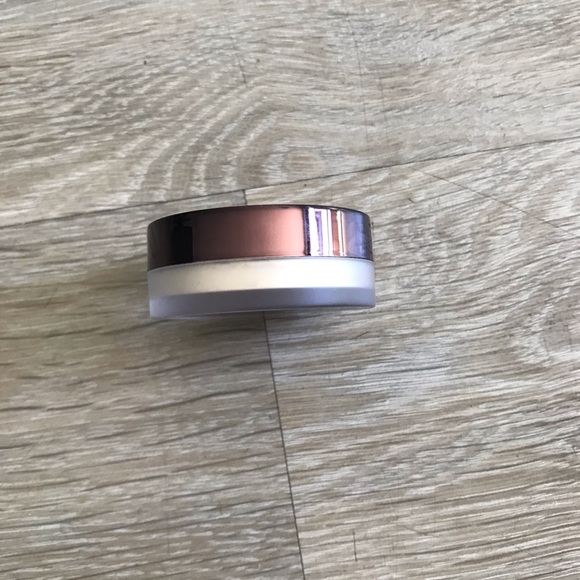 HOURGLASS NEW Veil Translucent Setting Powder - Picture 7 of 8